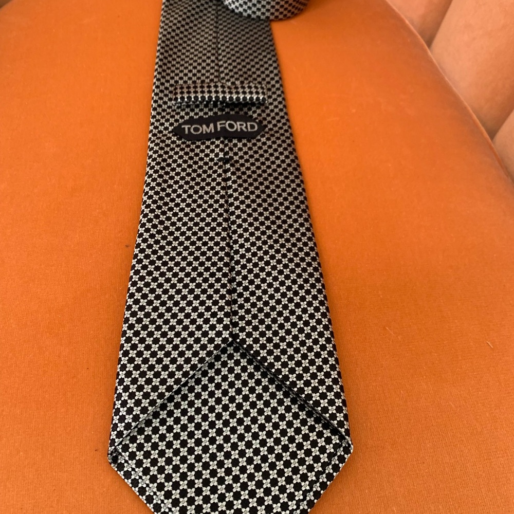 Tom Ford Black and White Men's Tie - Picture 4 of 4